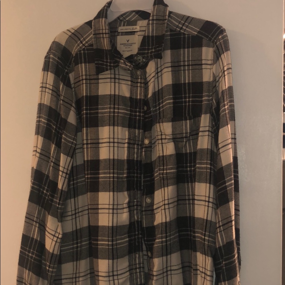 American Eagle Plaid Button Down Shirt